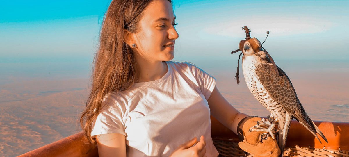 Balloon ride with falconry and desert escape-thumb